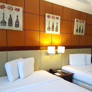 Parklane Twin or Double Plus Room